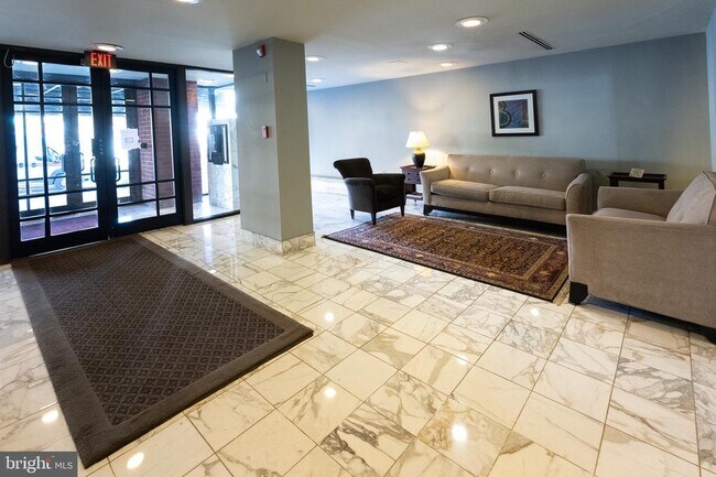 Foto del edificio - 4444 Connecticut Ave NW