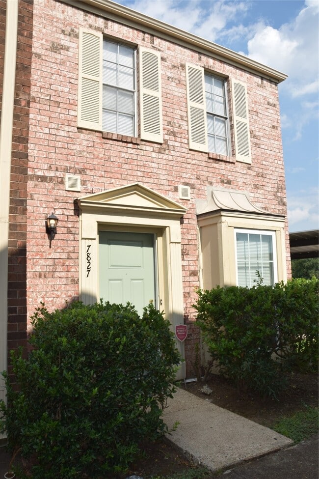 Building Photo - 7827 Leonora St