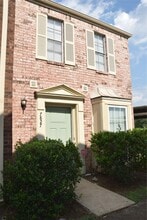 Building Photo - 7827 Leonora St