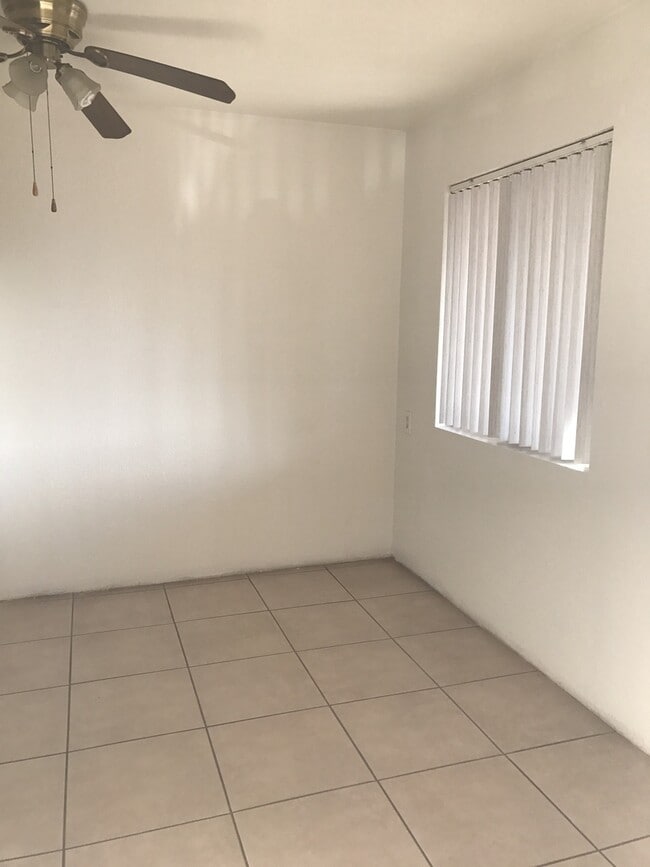 Foto del edificio - 2642 S Mountain View Dr