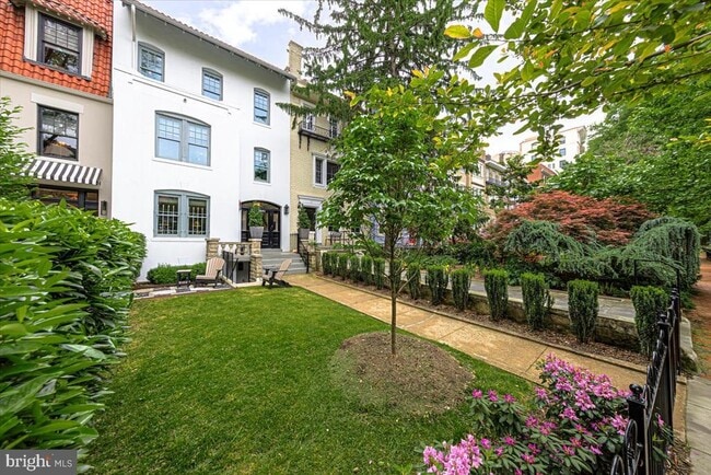 Building Photo - 2341 Ashmead Pl NW
