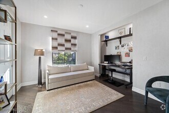 Building Photo - 13884 Luna Dr
