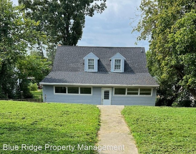 Building Photo - 4 br, 2.5 bath House - 1018 Wateree Street