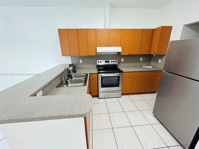 Foto del edificio - 13705 NE 20th Pl