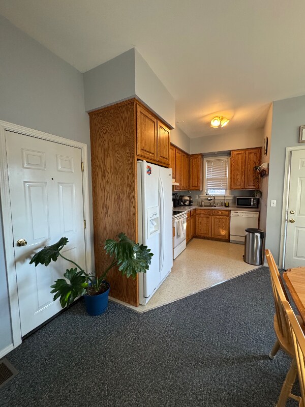 Foto del edificio - 615 W Waverly Pl