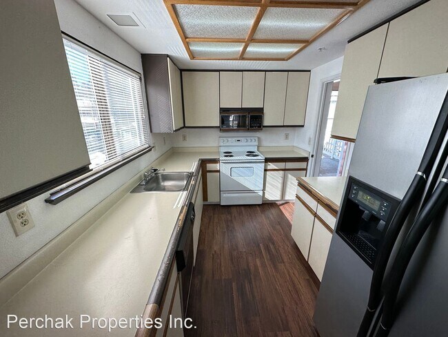 Building Photo - 2 br, 2 bath House - 2725 Oak Road # F