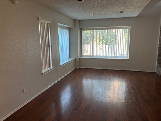 Building Photo - 2505 Bayberry Ln