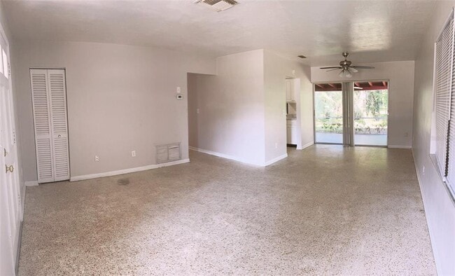 Building Photo - 6442 Treehaven Dr