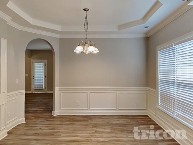 Building Photo - 1100 Bungalow Dr