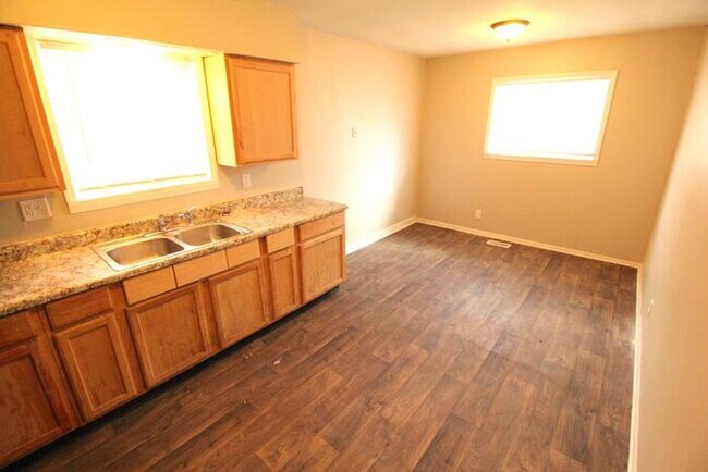 Foto del edificio - 1948 Bloyd Ave