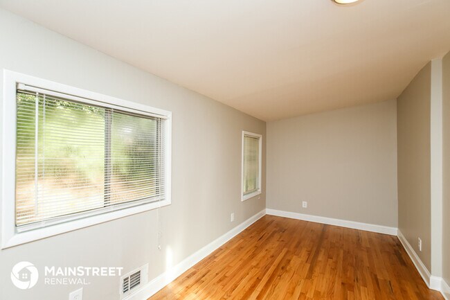 Foto del edificio - 145 Clement Way SW