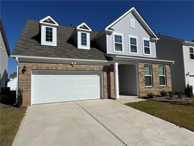 Building Photo - 282 Creekhaven Dr