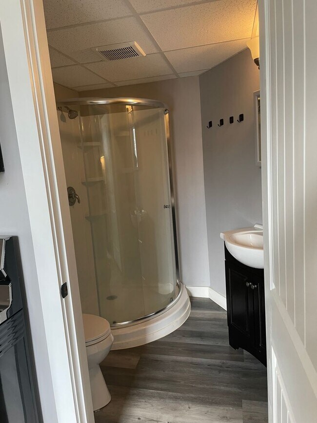 Foto del edificio - 1 Bedroom Available - Updated and Great Location!