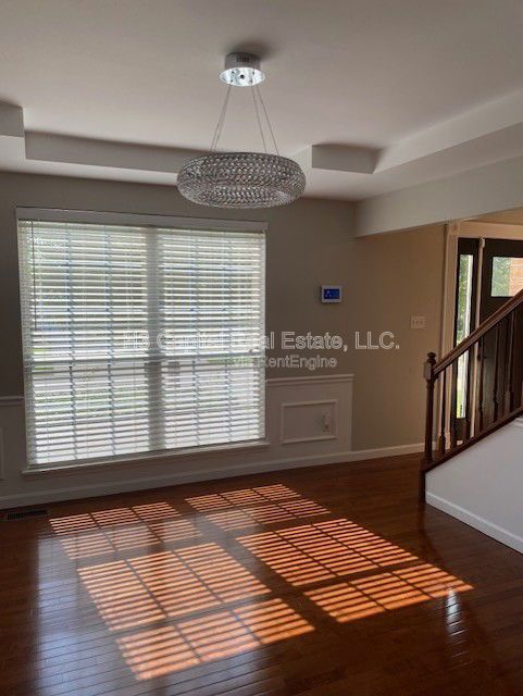 Building Photo - 2852 Fairway Dr