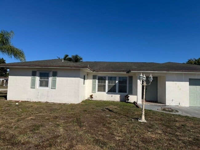 Foto del edificio - 4954 Ataman St