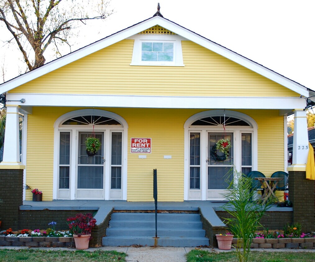 Foto principal - 225 S Hennessey St