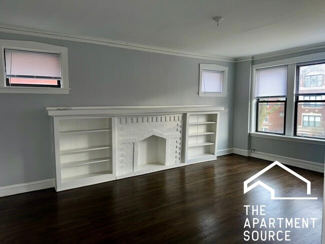 Building Photo - 1030 E Hyde Park Blvd