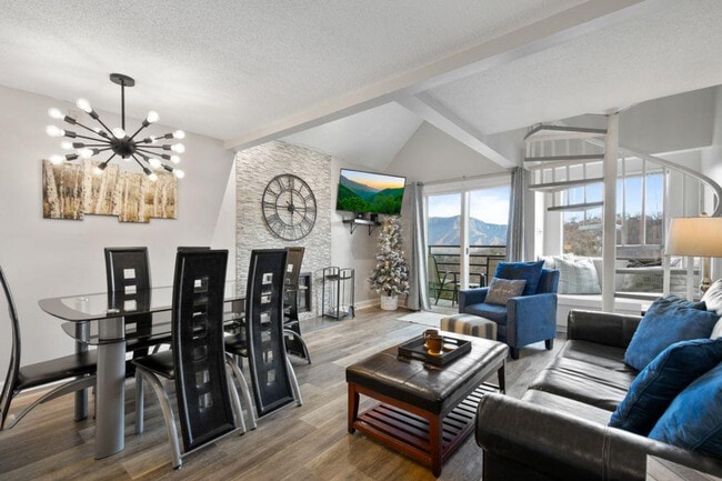 1260 Ski View Dr