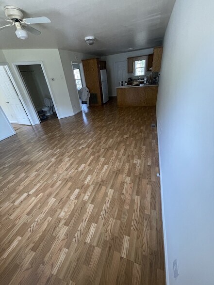 Foto del edificio - 261 Bayless St