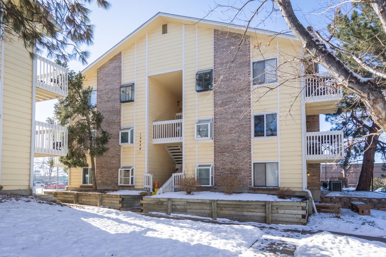 12430 E Cornell Ave, Aurora, CO 80014 Townhome Rentals in Aurora CO