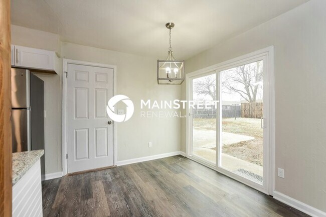 Building Photo - 3 Bedroom Pet-Friendly Home in Oklahoma City, OK with Main Street Renewal