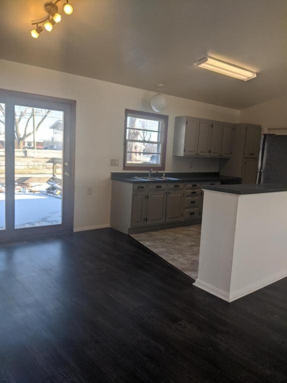 Building Photo - 1320 Meadowbrook Dr