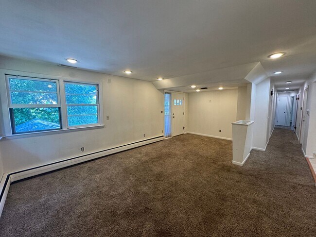 Building Photo - 34 Hampshire Rd