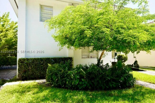 Foto del edificio - 401 Coral Wy