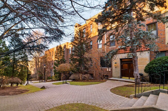 Foto del edificio - 321 Tappan St