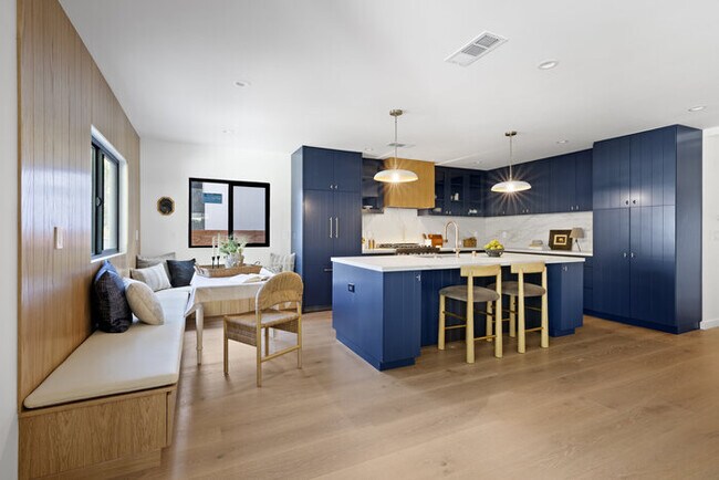 Foto del edificio - Brand-New Designer Home — 2 Bed + 2 Bath + Office | Gated Yard & Private Driveway Parking