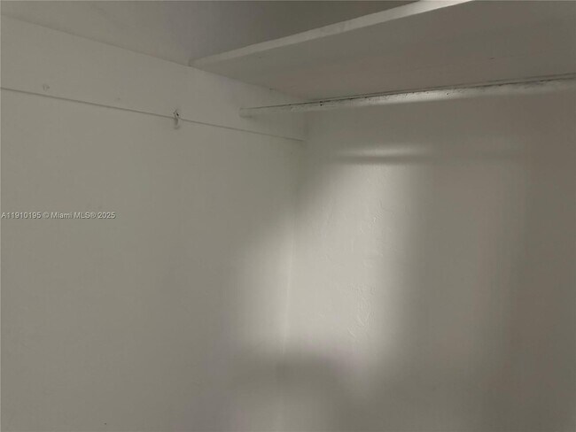 Building Photo - 2001 NW Flagler Terrace