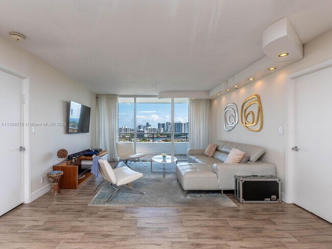 Foto del edificio - 20225 NE 34th Ct