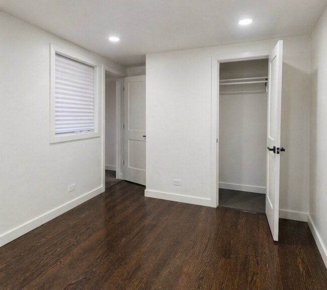 Foto del edificio - 2321 W 81st Pl