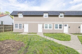 Building Photo - 3090 Grasmere Ave