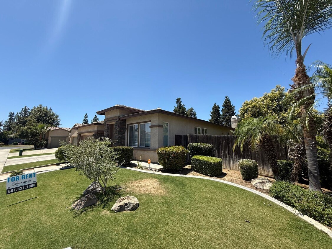 Building Photo - Spacious 4-Bedroom Home in Northwest Baker...