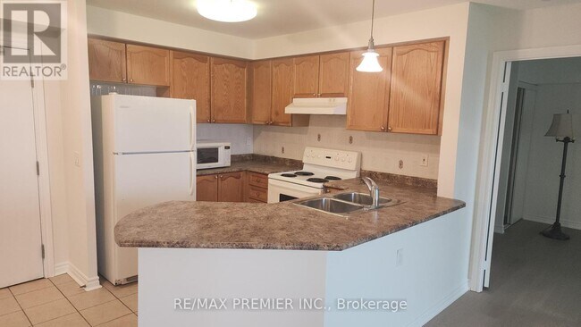 Photo du bâtiment - 1030 Sheppard Ave W
