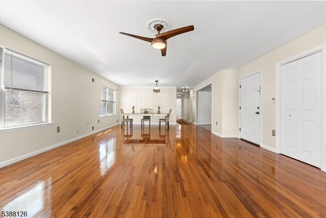 Foto del edificio - 75 Lenox Ave