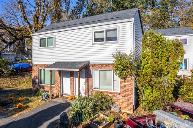 Exterior - River Hill Townhomes