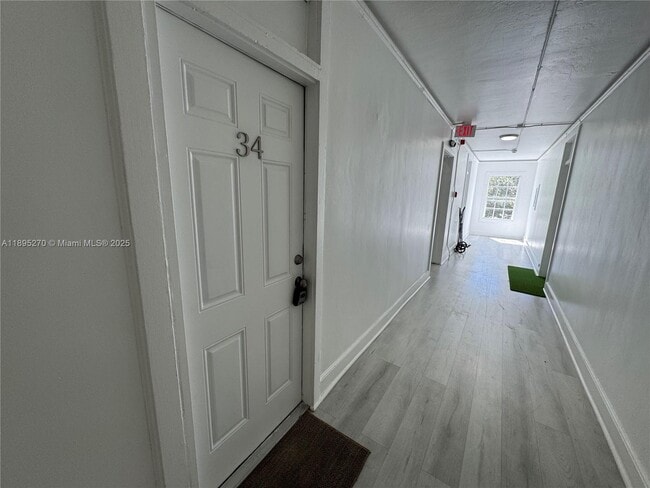 Foto del edificio - 177 NE 50th St
