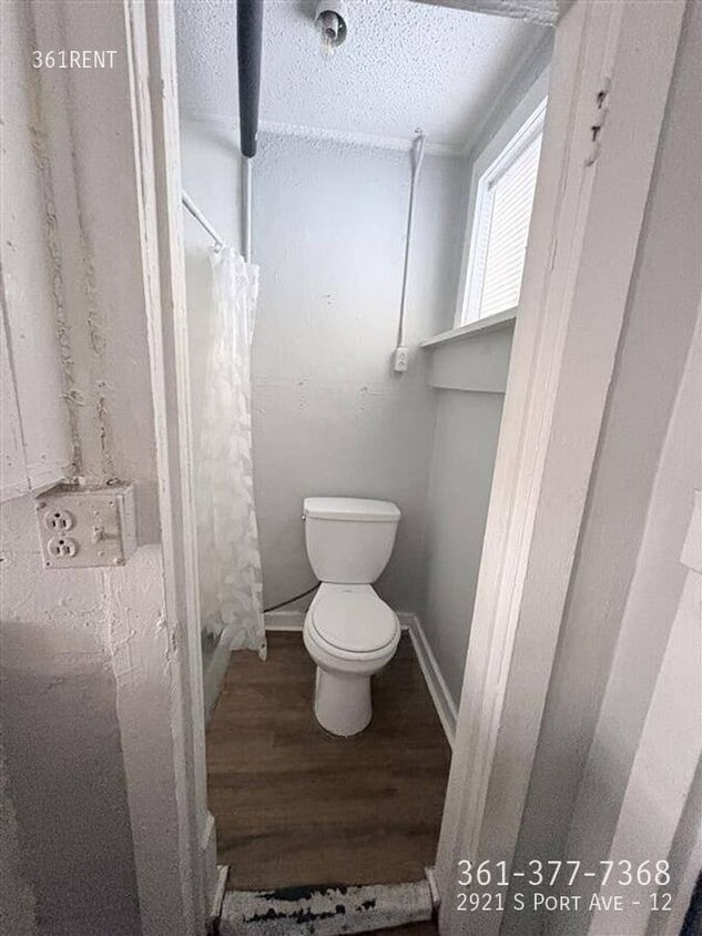 Building Photo - 2921 S Port Ave