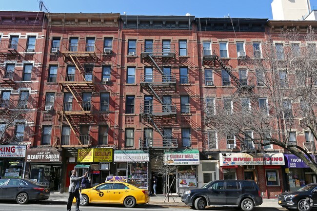 Foto del edificio - 946 Columbus Ave