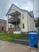 Building Photo - 402 Church St