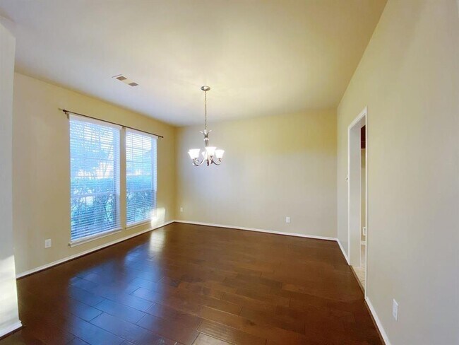 Building Photo - 2914 Fair Chase Dr