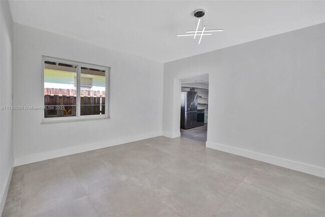 Foto del edificio - 1000 SW 19th St