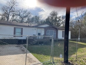 Building Photo - 10312 FM457