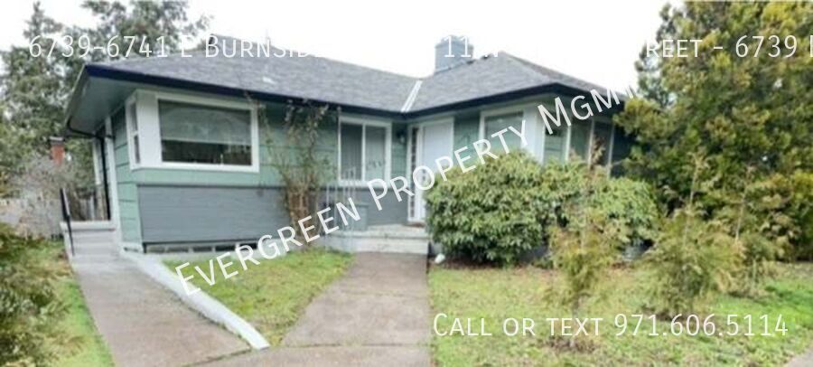 Foto principal - Ideal Location: 2BD/1BA, Garage & More! - ...