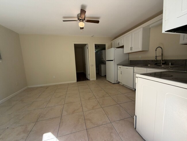 Foto del edificio - 535 N Harbor Blvd