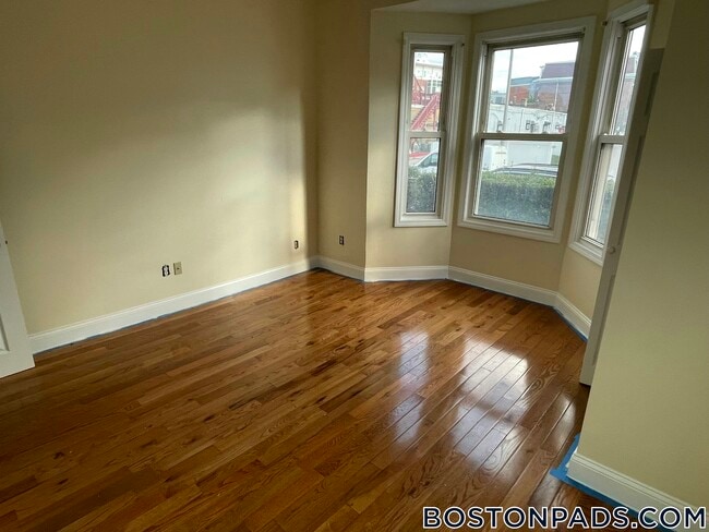 Building Photo - 7 North Ave