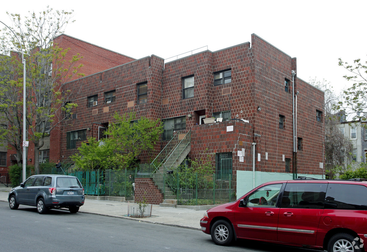 Building Photo - Plaza Borinquen Townhomes