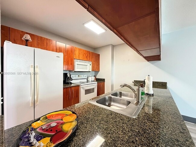 Foto del edificio - 1200 Brickell Bay Dr